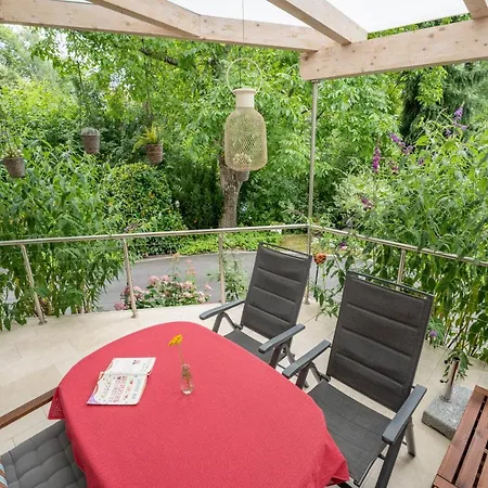 Lägenhet Im Garten - Haus Daniela